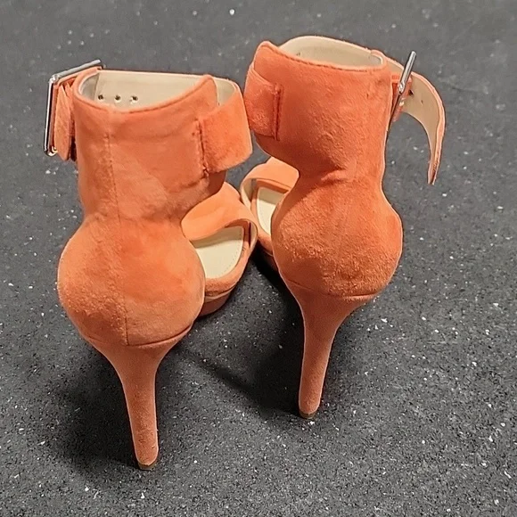 Sandles - Picture 3 of 3